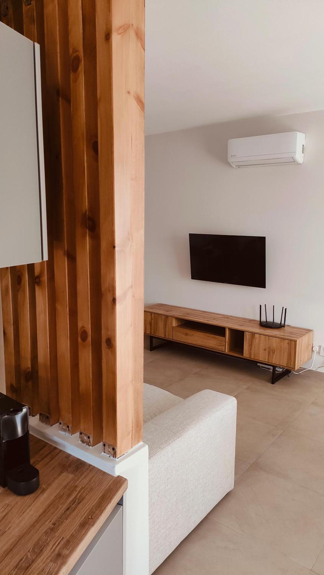 Two Bedroom With Pool Apartment *
